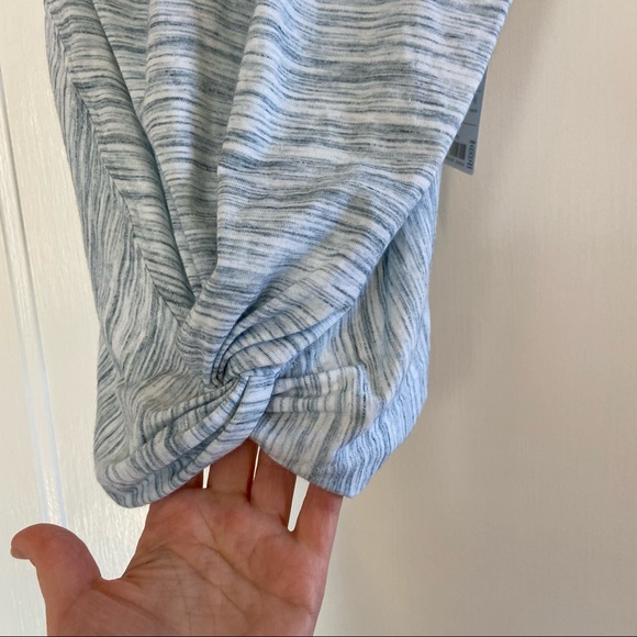 Athleta Essence Twist tank - Picture 3 of 5